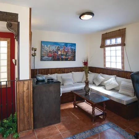 2 Bedroom Gorgeous In Nerja