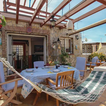 Apartment 2 Bedroom Gorgeous In *