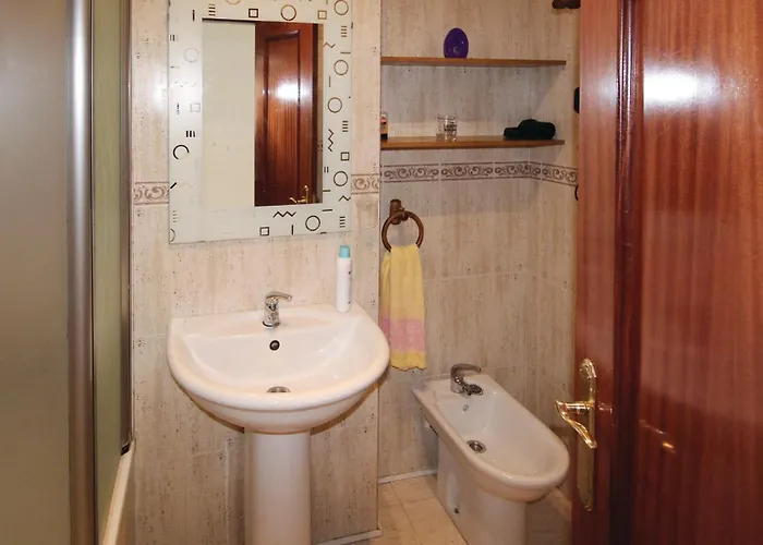 2 Bedroom Gorgeous In Apartament Nerja